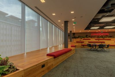 Rullgardiner, SG 4910, Versascreen 1-10%, Virgin Money, Glasgow, Scotland, United Kingdom