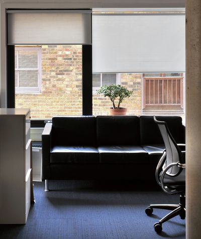 Rullgardiner, SG 4930, Multiscreen 1-10%, Room shot "Bateman's Row Penthouse Apartment", London, United Kingdom