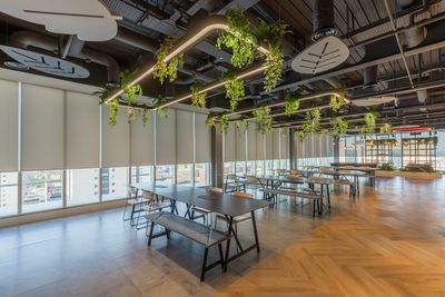 Rullgardiner, SG 4910, Versascreen 1-10%, Virgin Money, Glasgow, Scotland, United Kingdom