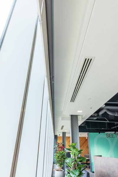 Rullgardiner, SG 4960, Versascreen 1-10%, Virgin Money, Glasgow, Scotland, United Kingdom