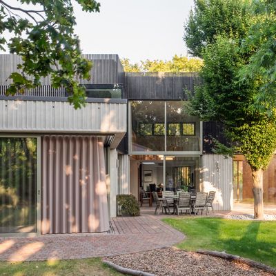 Curtain Systems, SG 5600, Colorama 1, Collie Beag, Cambridge, UK