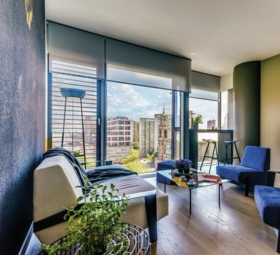 Roller Blind Systems, SG 4960, Multiscreen 1-10%, Room shot "Cosmopolitan Tower", Warsaw, Poland